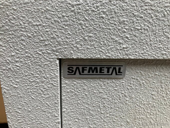 Trezor SAFMETAL použitý za 6.000 kč - 4