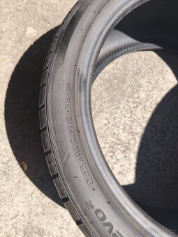 225/40/18 - 4