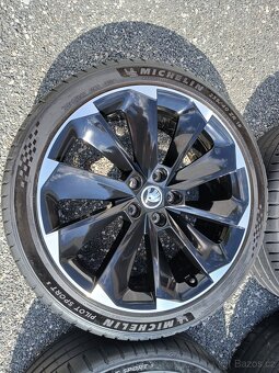 Pěkná orig alu kola Supernova, Š Superb Michelin 235/40/19 - 4