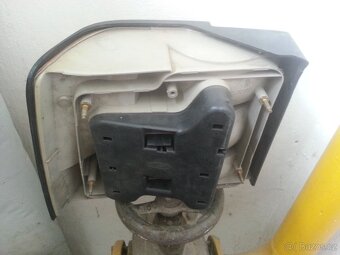 Originál nádobka a zadní světlo na Ford Scorpio - 4
