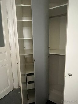 Rohová šatní skříň IKEA PAX se zrcadlem - 4