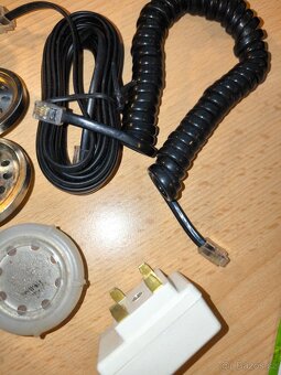 Součástky ke starému telefonu. - 4