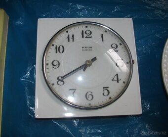 staré hodiny a budíky - 4