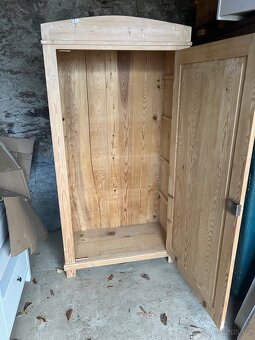 Starožitná skříň masivní - 4