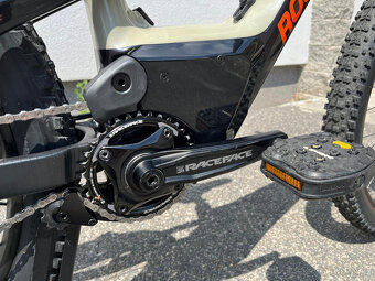 Karbonové elektrokolo velikost M, jako nové - 4