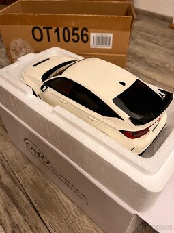 Honda Civic Type R Championship White NH-0 2022 Ottomobile - 4