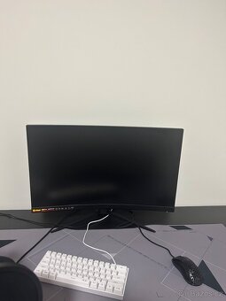 Kompletní herní setup - 4