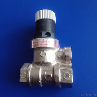 Prodám kulový ventil 11/4" - 4