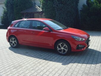 Hyundai i30 1.5i 80kw 2023 1500km nové v ČR - 4