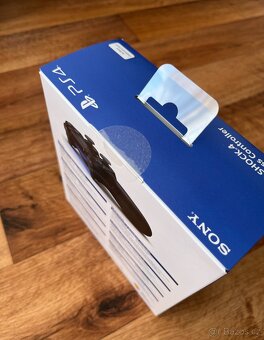 Originální ovladač Sony Dualshock 4 V2 Black pro PS4 (NOVÝ) - 4