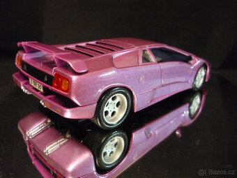 Lamborghini Diablo fialové Naisto 1/18 - 4