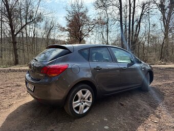 Opel Astra 1.4 Turbo, ve výborném stavu - 4