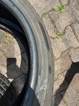 Zimní pneu 255/35 R20 vzorek 7,5mm - 4