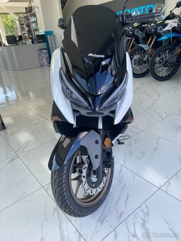 Malaguti Madison 125 ABS akční cena 77990 + helma zdarma - 4