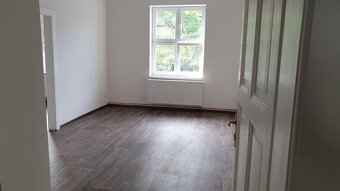 Pronájem bytu 3 + 1, 103 m2, 1. patro, v centru Pardubic - 4