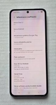 Samsung Galaxy Z Flip 4 TOP STAV - 4