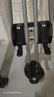 Prodám střešní nosiče Thule a dva držáky na kolo na BMW X1. - 4