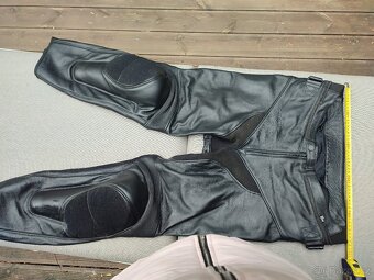 Kožené moto kalhoty značky Dainese , rozměry u fotografií. - 4