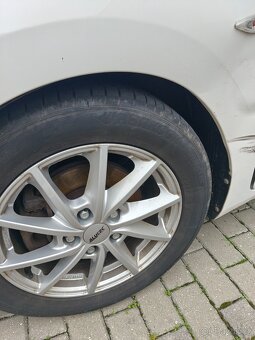 Hyundai i30 kombi havarované 2014 - 4
