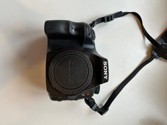 Sony SLT-A57 + příslušenství + volitelný objektiv - 4