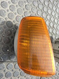 Přední blinkr Hella na VW Polo 86c - 4