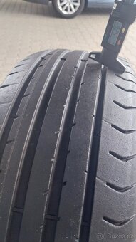 Prodám 2 x letní pneu Fulda 215/55/17 - 4