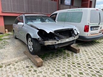 Mercedes w211 značka hvězda - 4