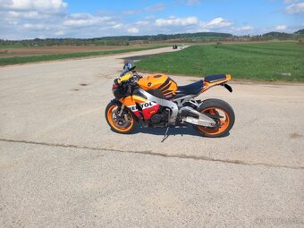 Honda CBR 1000RR REPSOL - 4
