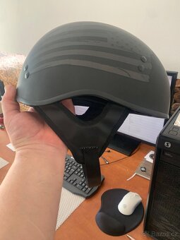 Helma na skútr W-Tec se sluneční clonou - 4