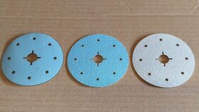 Výřezy z brusného plátna / smirku dle zadání - 4