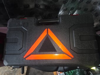 Elektrický zvedák VEVOR, 3tunový nůžkový hever - 4