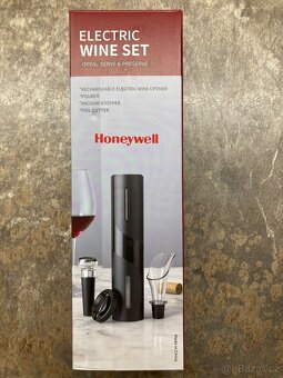 Elektrický otvírák na víno LED – AKU - 4