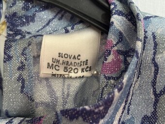 Šaty s lurexovou nití, stojáček, plisovaná sukně - 4