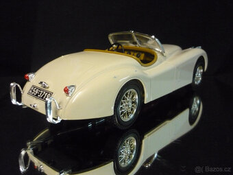 Jaguar XK120 Roadster ERTL 1/18 - 4