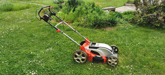 Prodám el. sekačku s pojezdem 1800w - 4