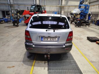 Kia Sorento - 4