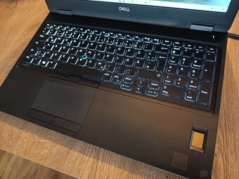 Dell 5590 i5 / 8 GB / 256 SSD / Windows 11 - 4