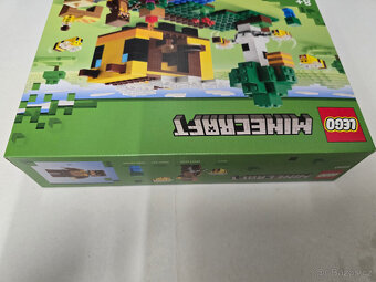 LEGO® Minecraft® 21241 Včelí domek + mini dárek - 4