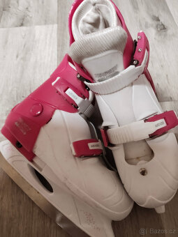 Lední dívčí brusle 33-36+helma . - 4