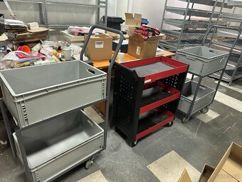  Výprodej kanceláře / provozovny – Vozík + přepravky 3500 - 4