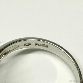 LUXUSNÍ  PLATINOVÝ DIAMANTOVÝ PRSTEN SE SAFÍREM - 4