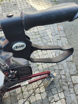 seniorské chodítko s příslušenstvím, taška, košík - 4