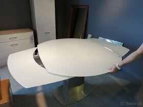 Stůl jídelní skleněný rozkládací. - 4