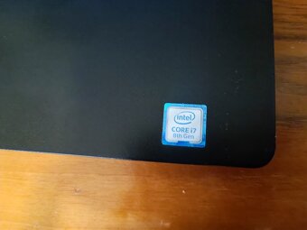 Dell Latitude 5590 - 4