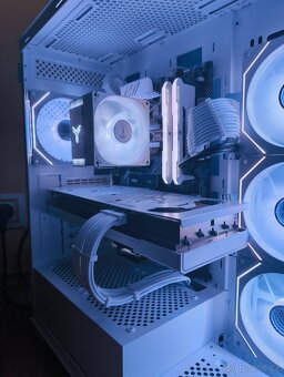 Herní pc - RX 6700 XT, Ryzen 5 5600, 2TB NVMe SSD, 32GB RAM - 4