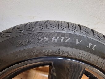 Alu kola R17 5x100 Škoda + zimní pneu 205/55/17 Matador - 4