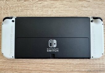 Nintendo Switch OLED komplet + SD karta, obal, hra - 4