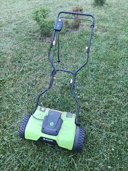 Vřetenová elektrická sekačka s košem Fieldmann FZR 1050-E - 4