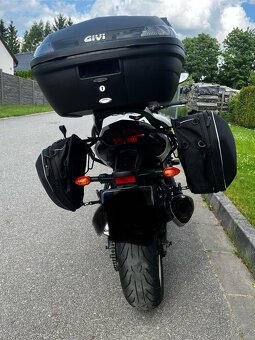 Yamaha FZ8 - 4
