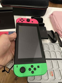 Nintendo switch + bohaté příslušenství + hra - 4